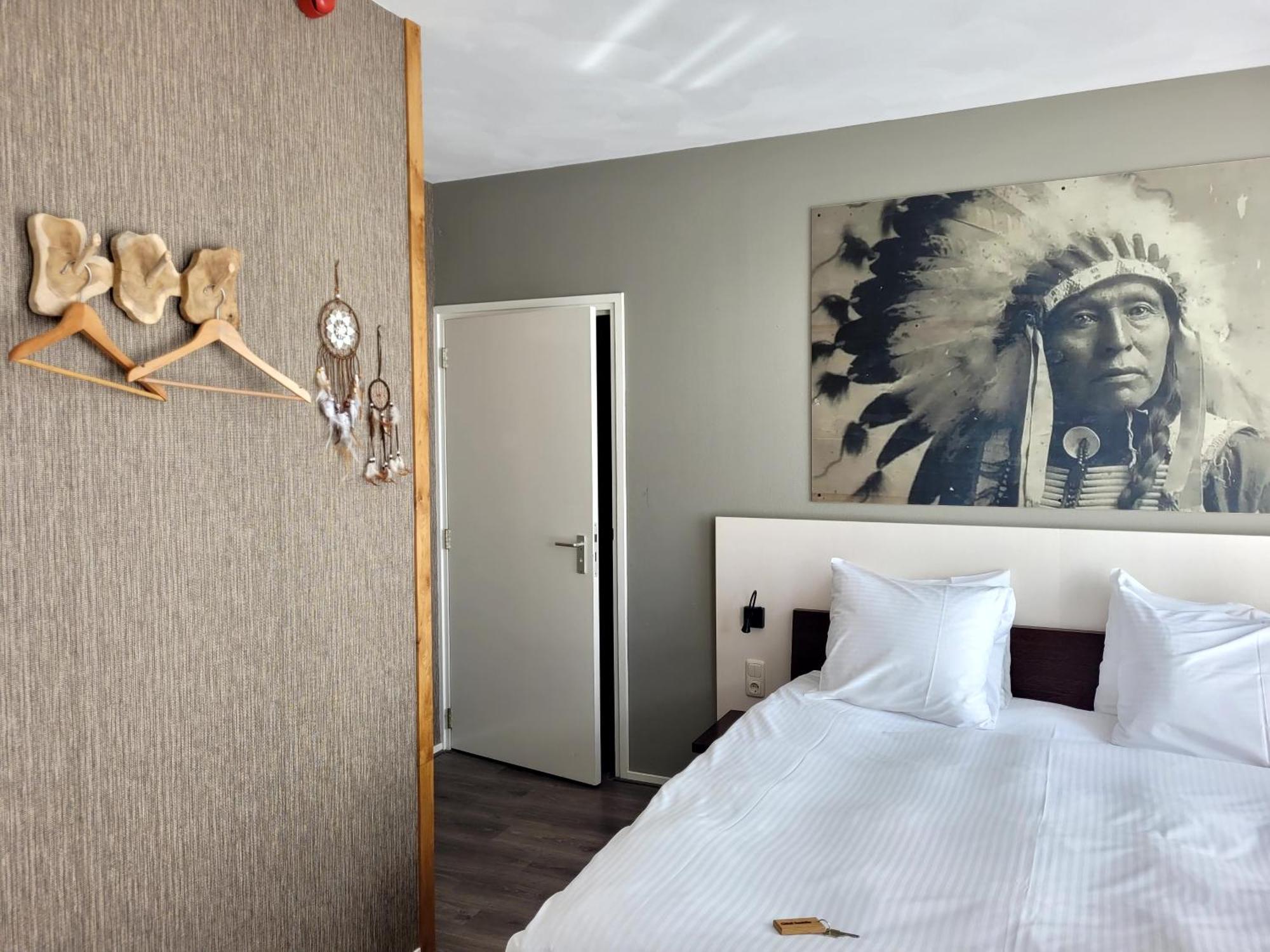 Hotel De Wereld 4*